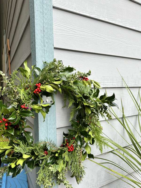 Crafting Christmas Cheer: 六‍ A Day of Wreath Making with Friends - Marcia's Rose Castle 